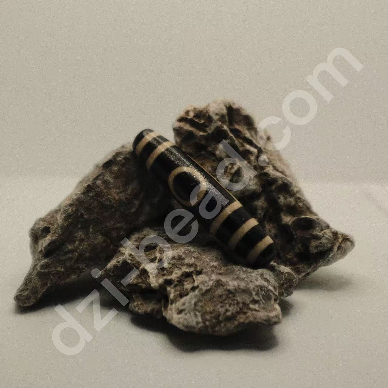 One-Eye Dzi Bead | Wisdom