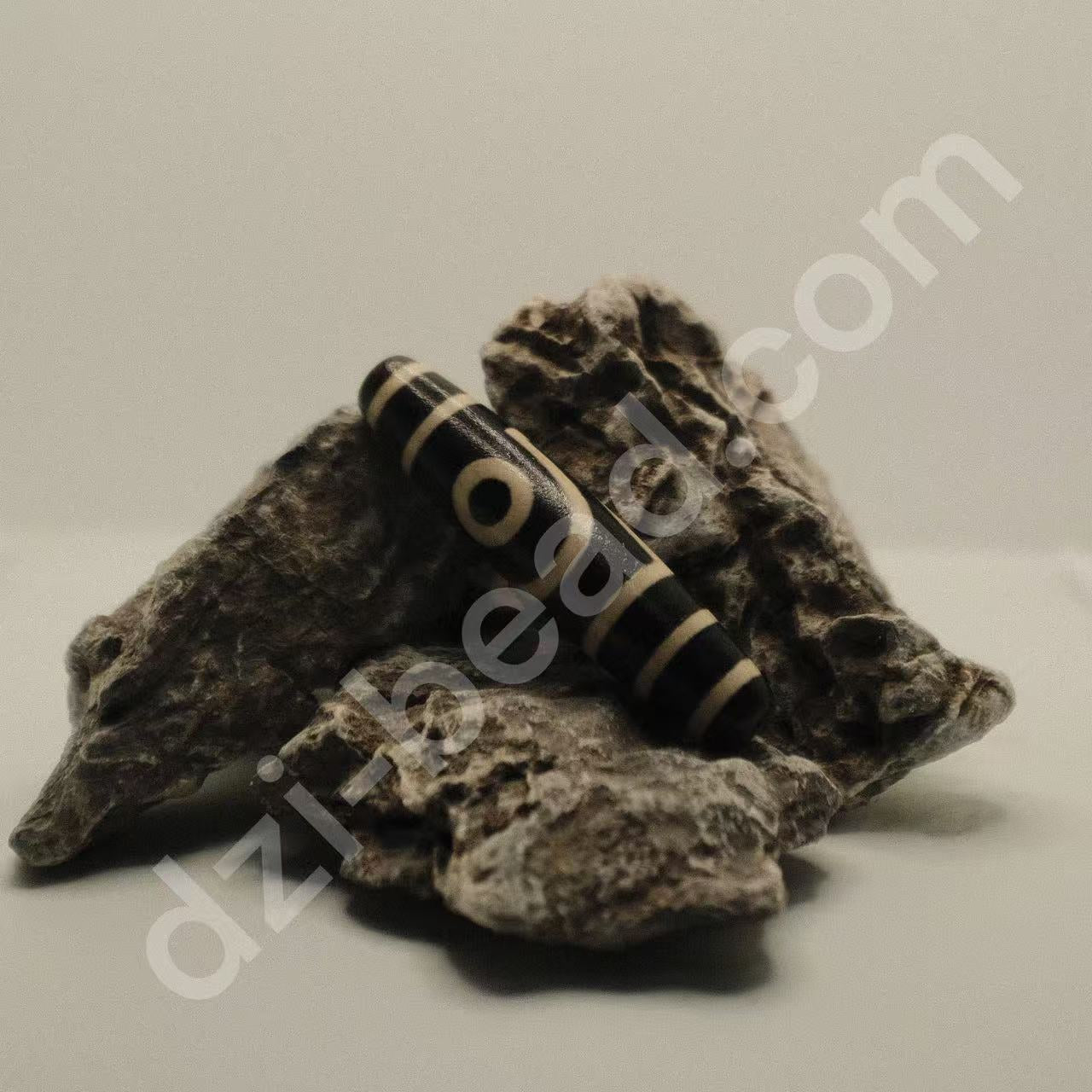 Two-Eyed Dzi Bead | Affection