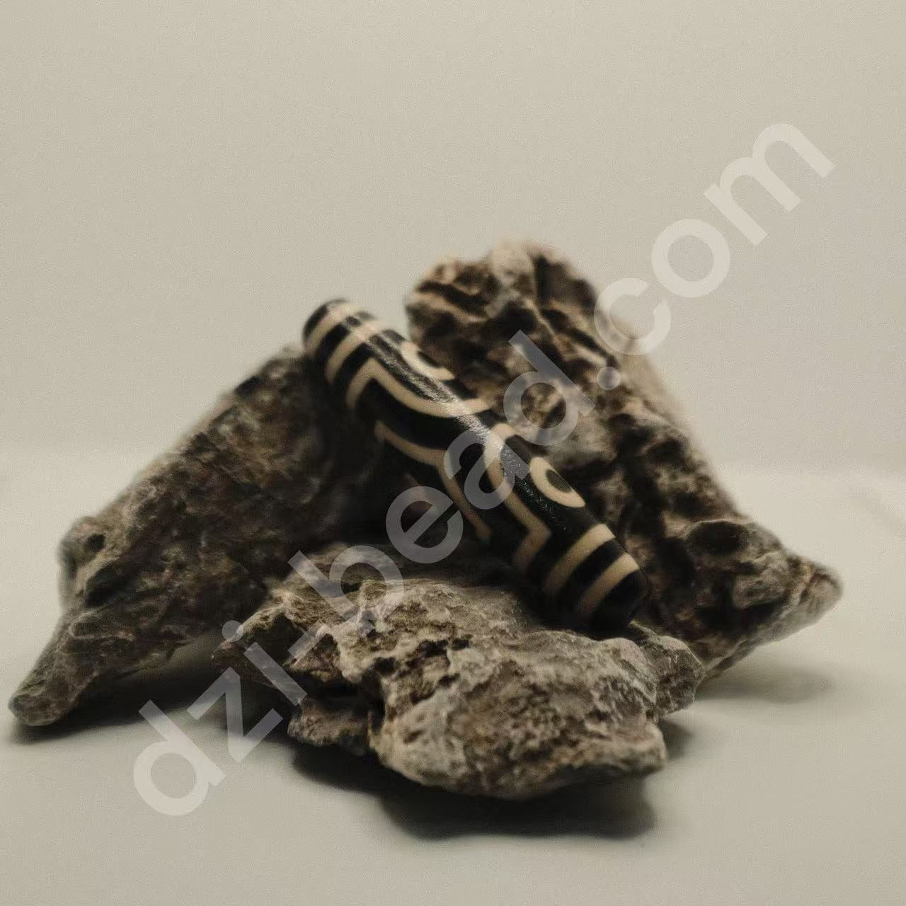 Three-Eyed Dzi Bead | Wealth