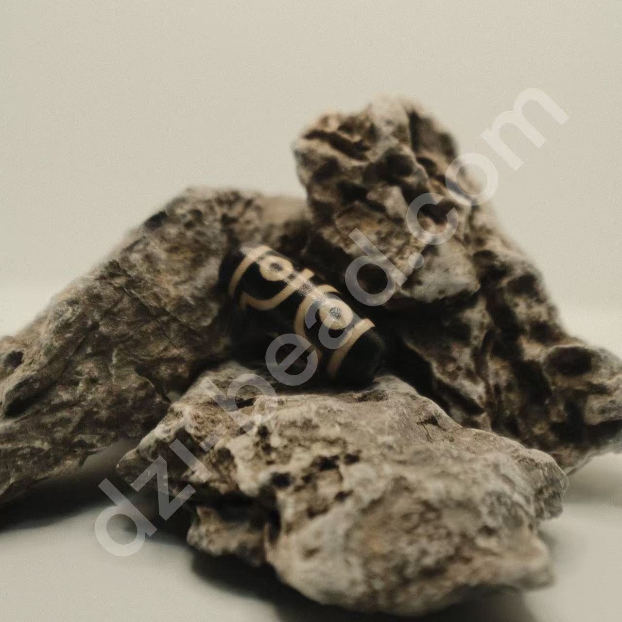 Minisize Three-Eyed Dzi Bead | Wealth