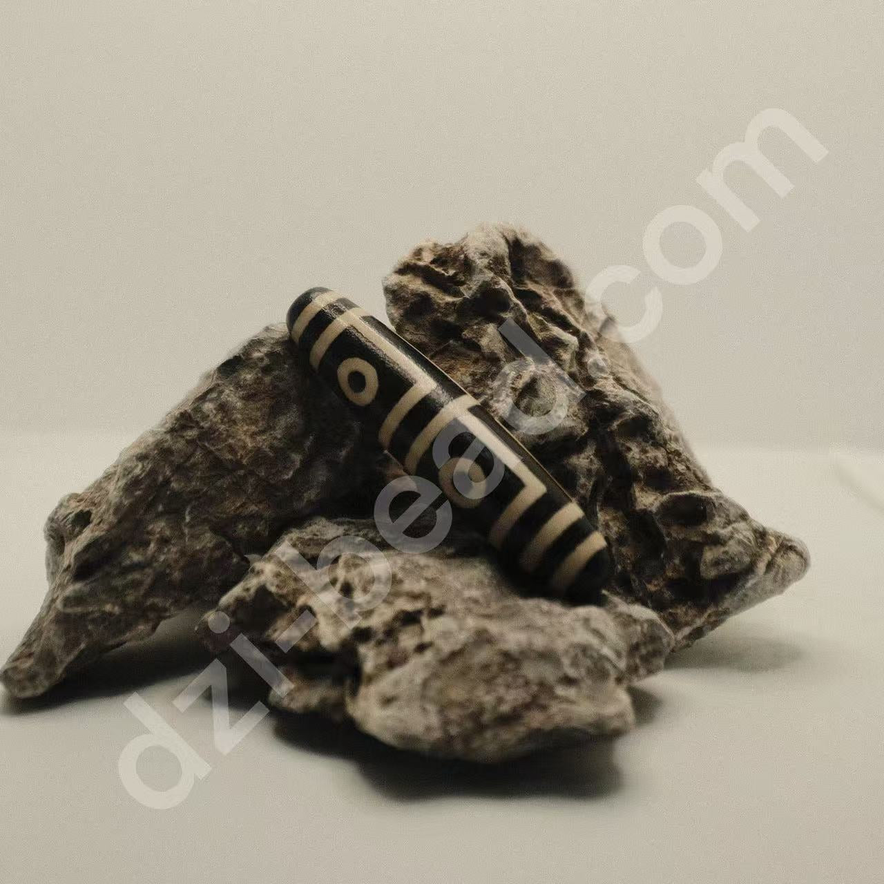 Four-Eyed Dzi Bead | Auspicious