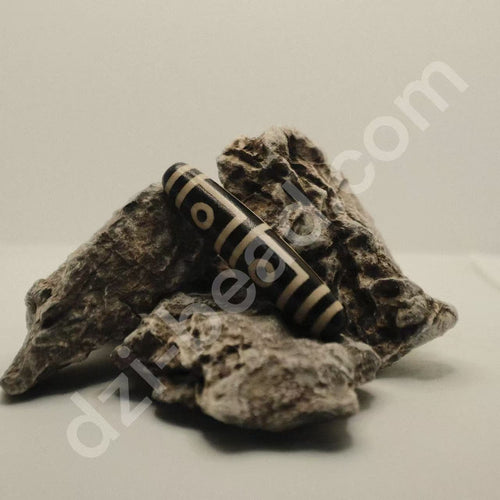 Four-Eyed Dzi Bead | Auspicious